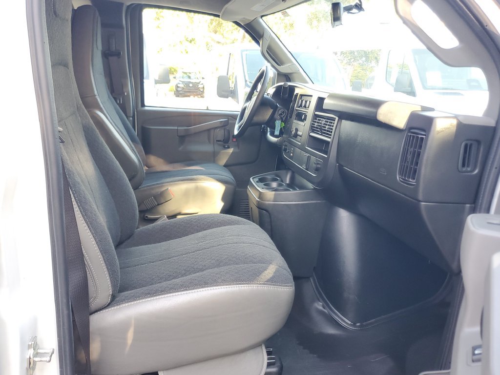 Used 2025 Chevrolet Express 2500 w/ Driver Convenience Package RWD image 8