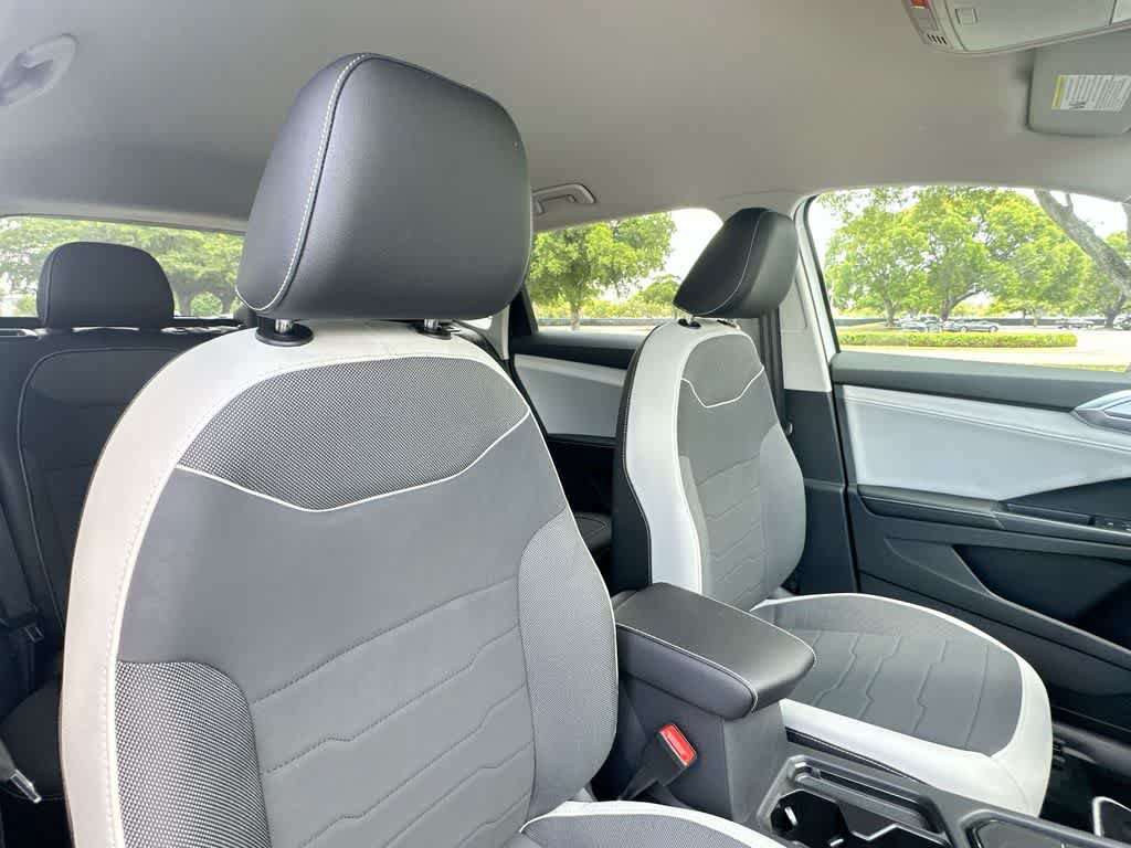 New 2026 Volkswagen Taos SE FWD image 27
