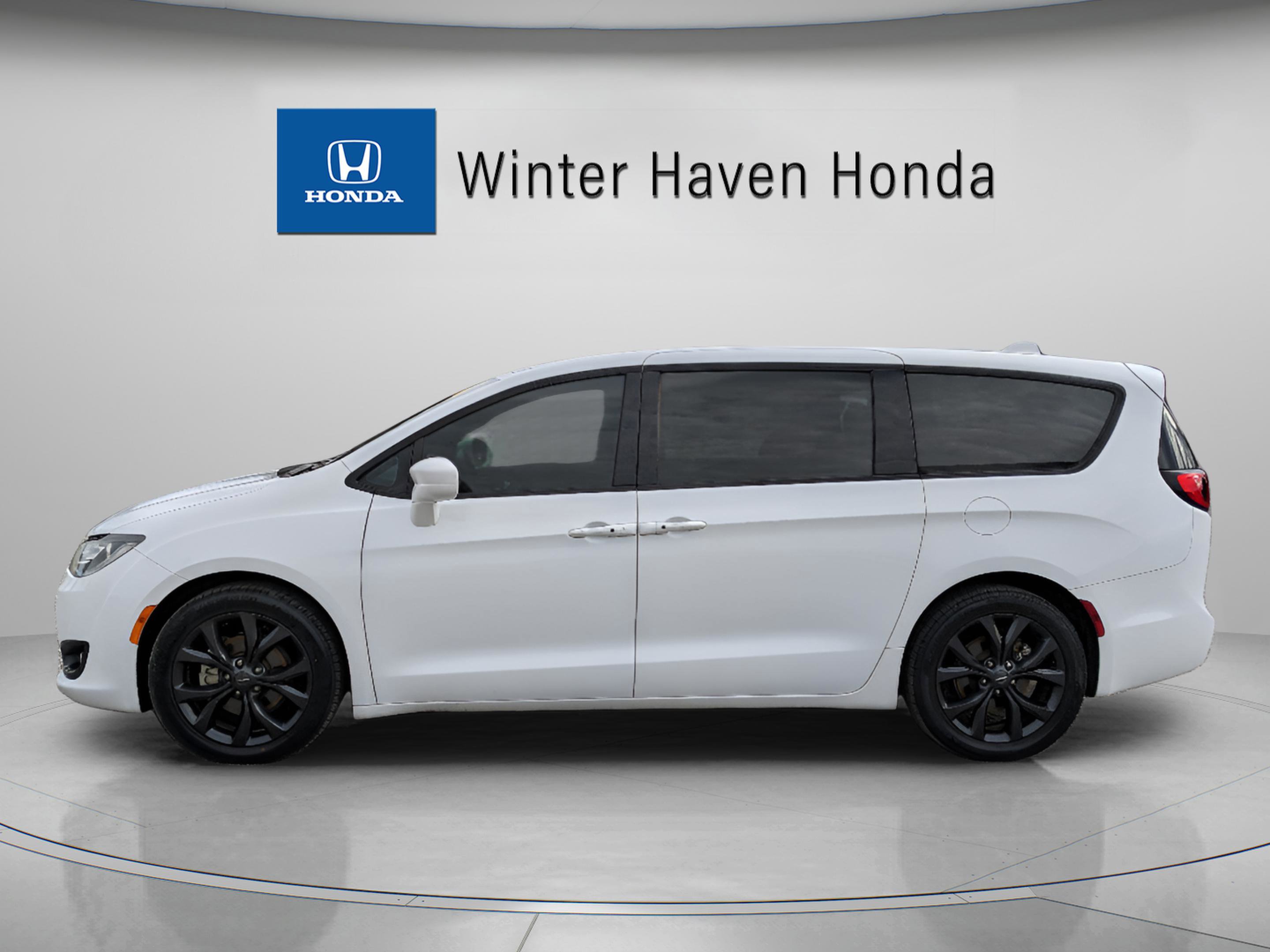 Used 2019 Chrysler Pacifica Touring Plus w/ S Appearance Package image 5