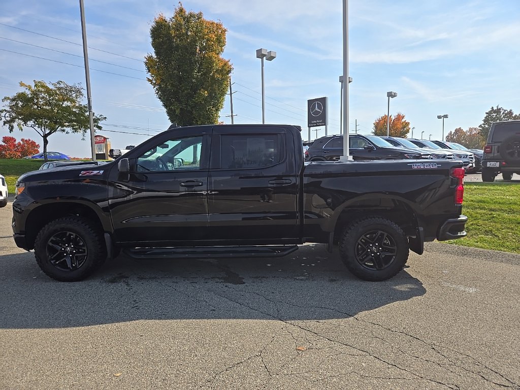Used 2025 Chevrolet Silverado 1500 Custom Trail Boss AWD/4WD image 9