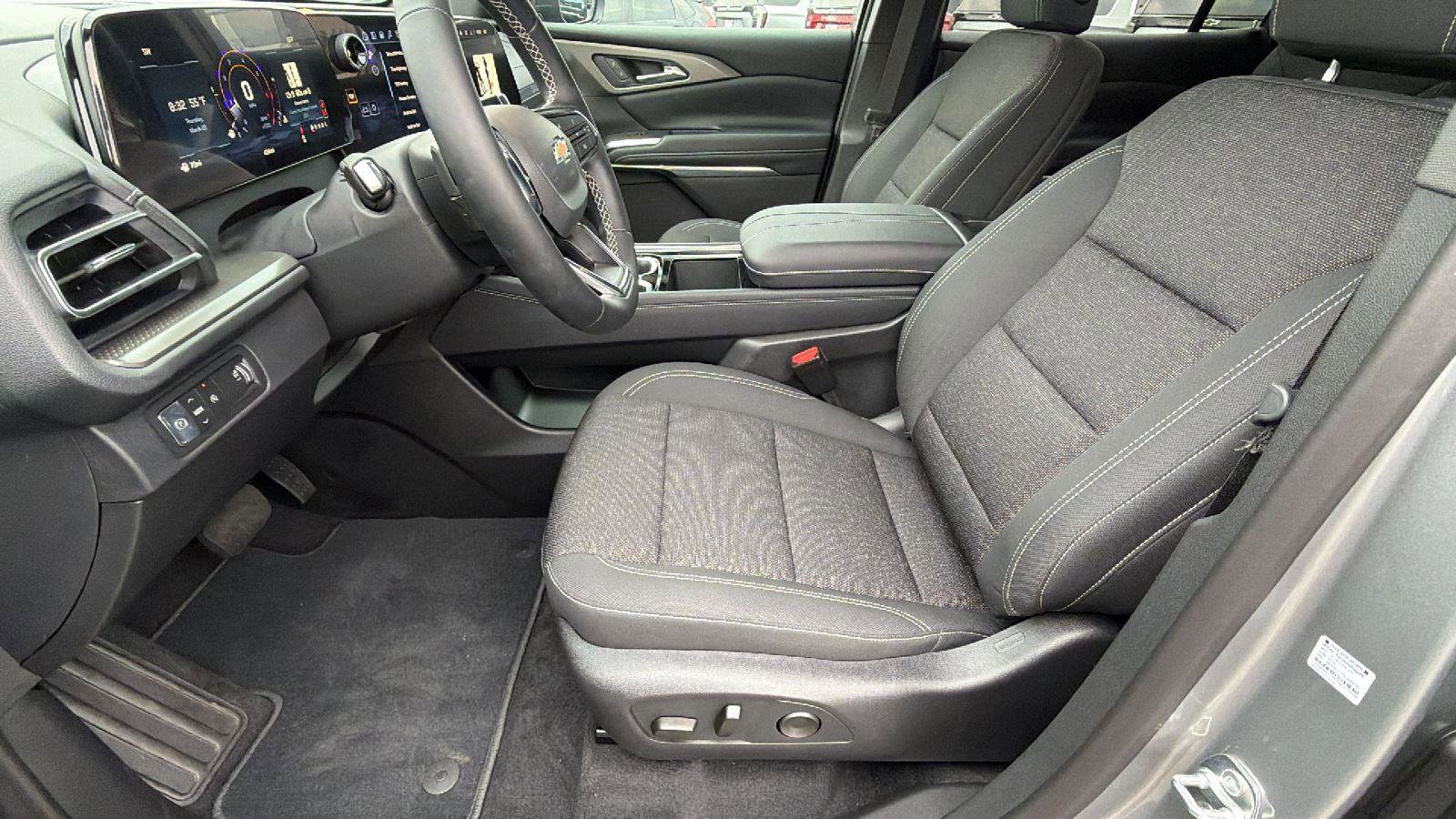 Certified 2026 Chevrolet Traverse LT image 13