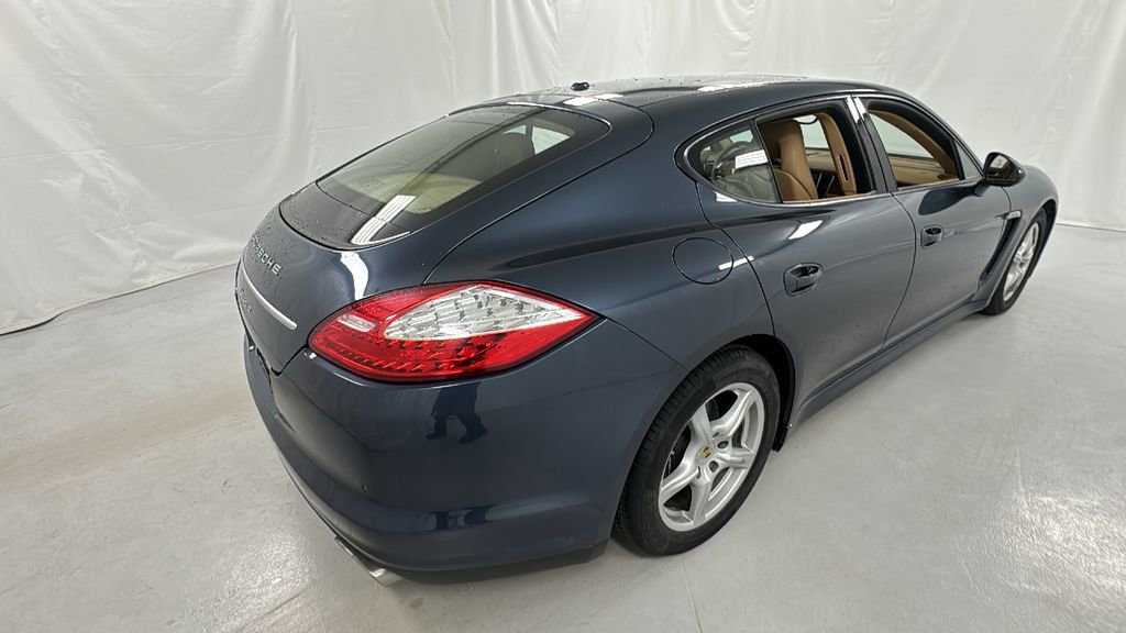 Used 2011 Porsche Panamera 4 image 3