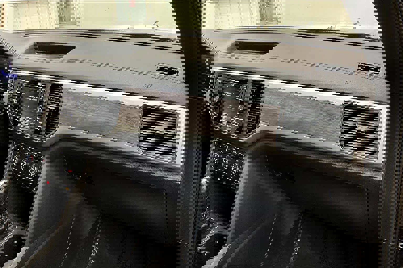 Used 2023 Volkswagen Atlas Cross Sport SE image 19