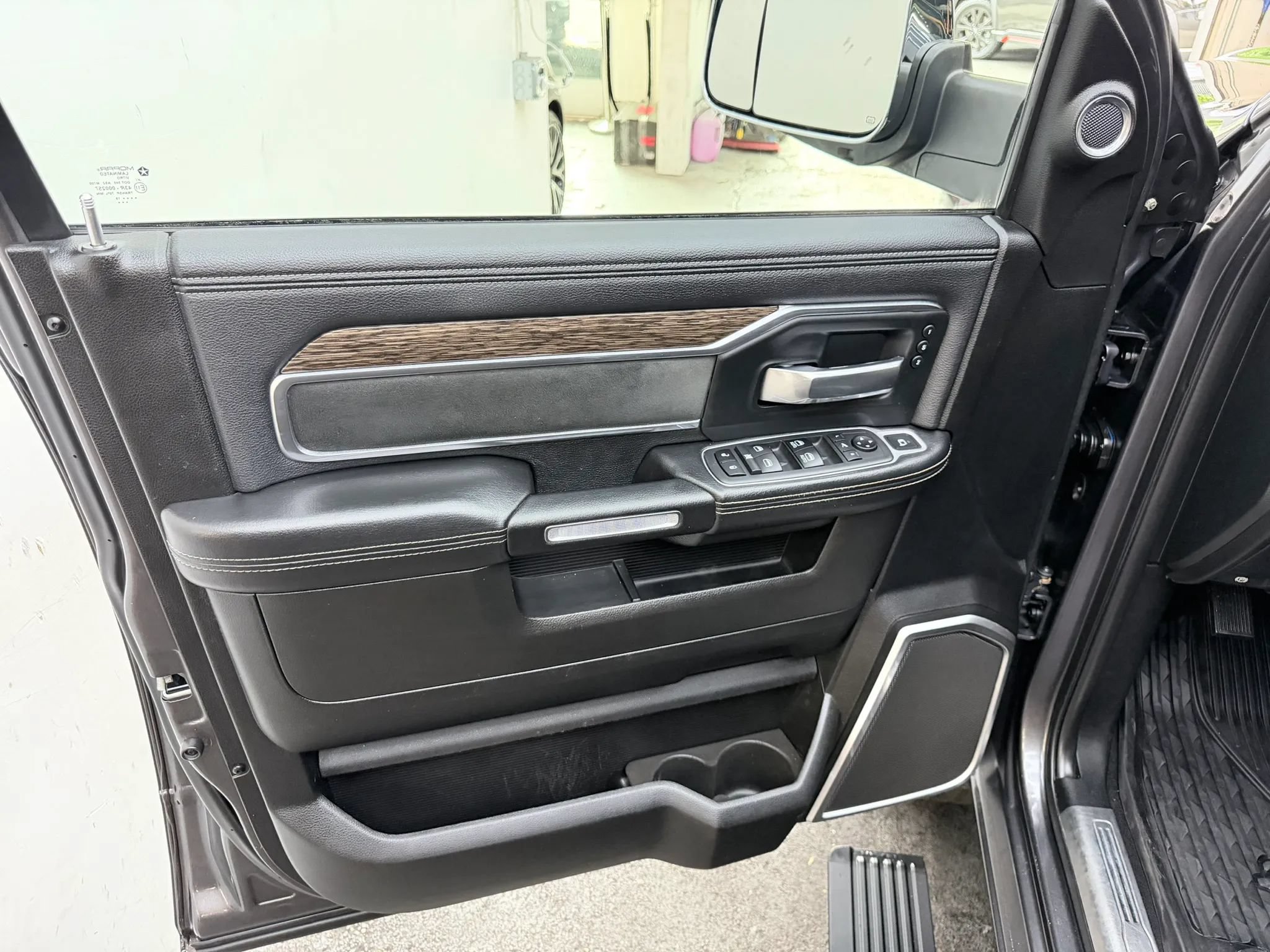 Used 2019 RAM 2500 Laramie AWD/4WD image 18