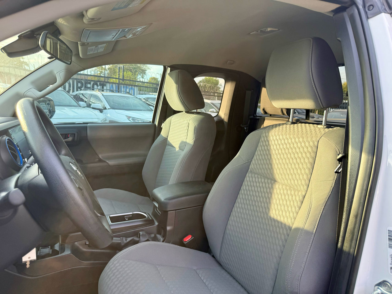 Used 2022 Toyota Tacoma SR image 15