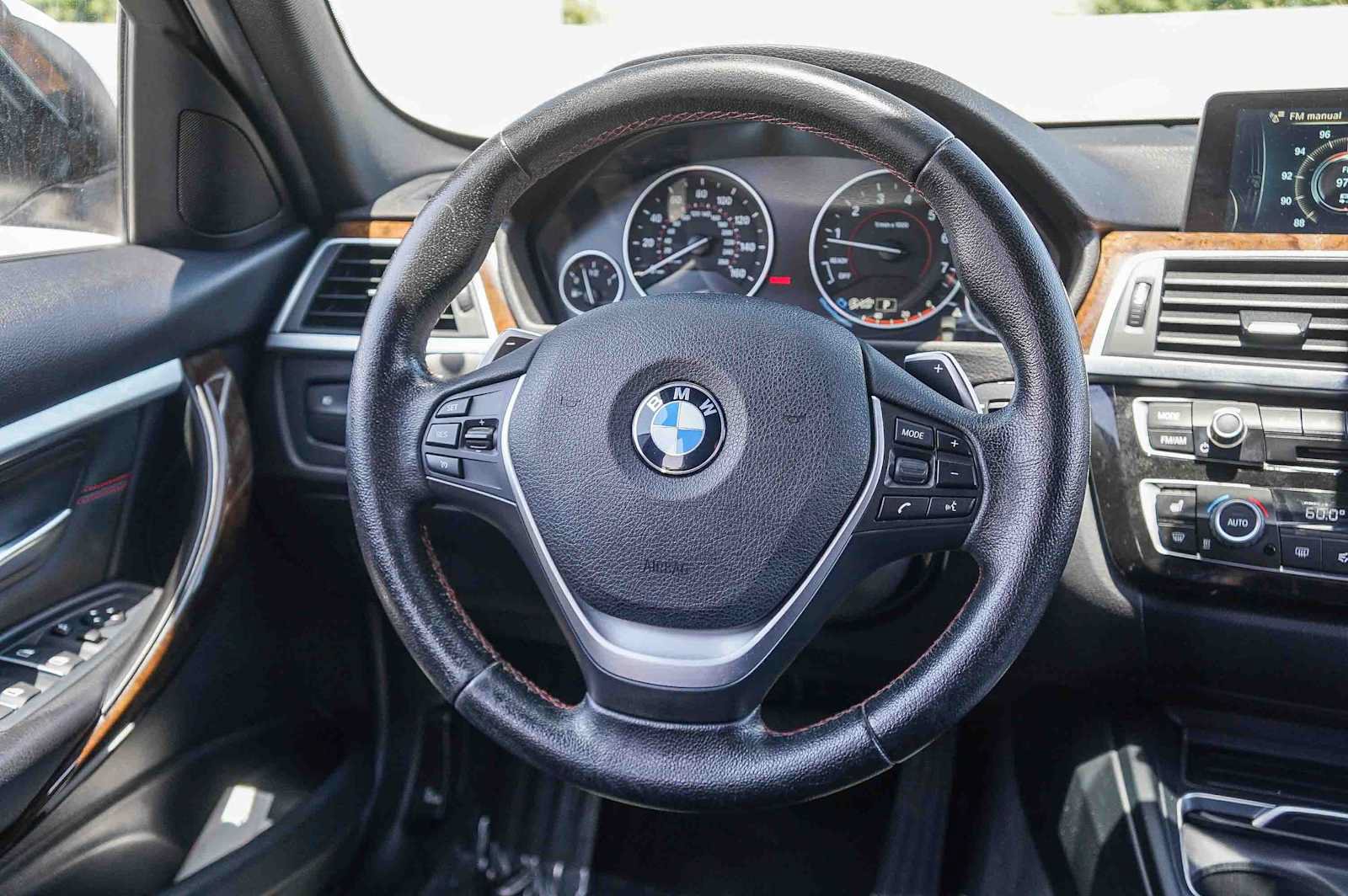 Used 2016 BMW 328i Sedan RWD image 16