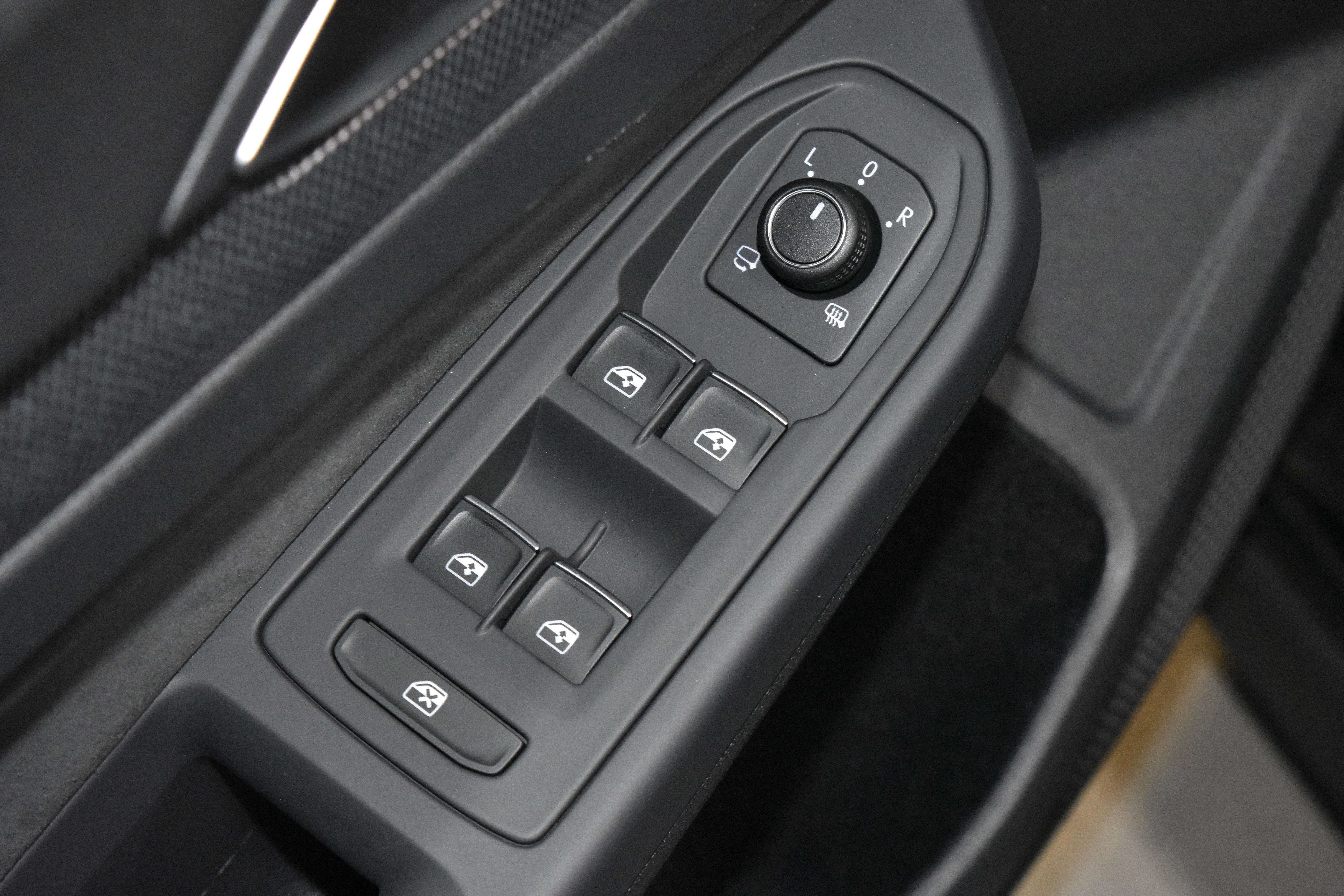 New 2026 Volkswagen GTI SE FWD image 4