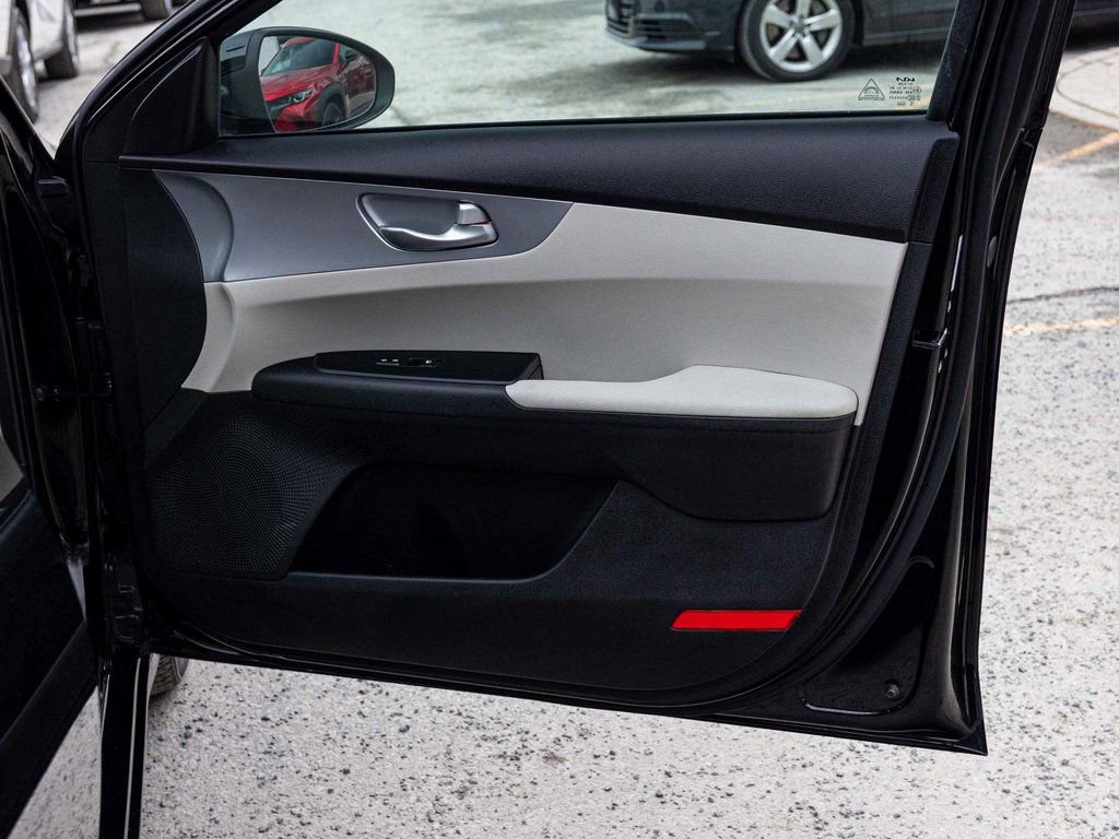 Used 2023 Kia Forte LXS image 13