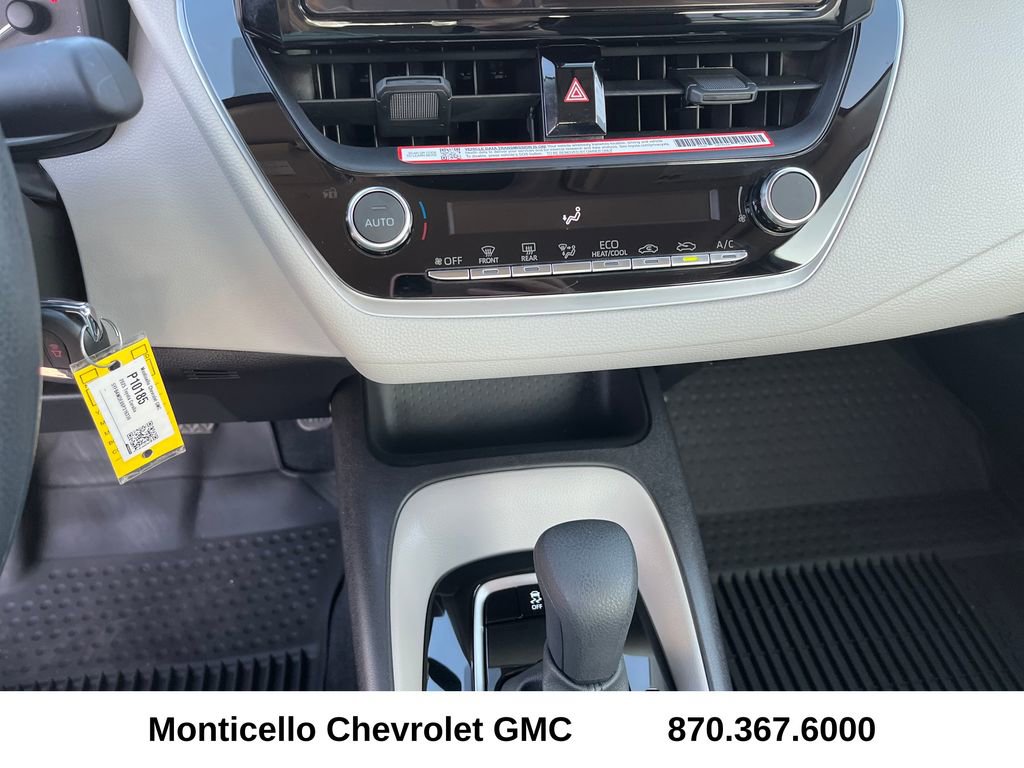Used 2025 Toyota Corolla LE image 18