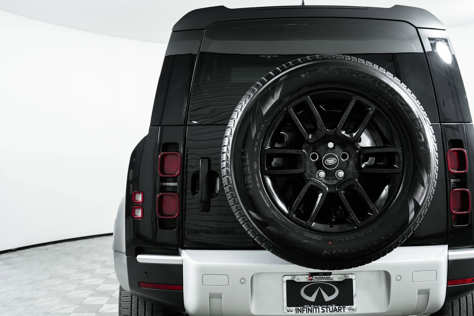 Used 2025 Land Rover Defender 110 S image 57