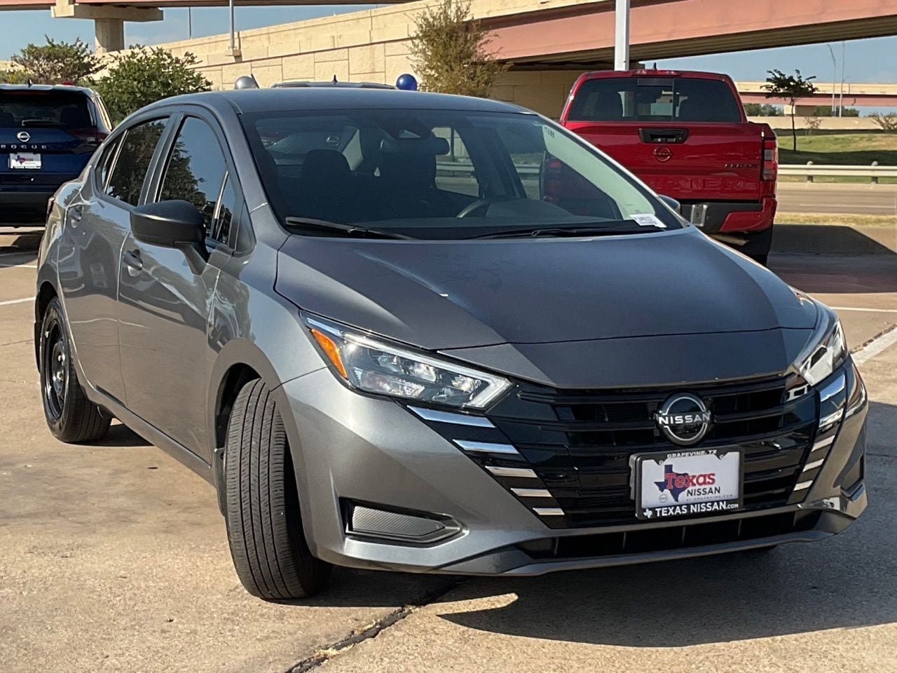 Used 2025 Nissan Versa S w/ Trunk Package FWD image 2