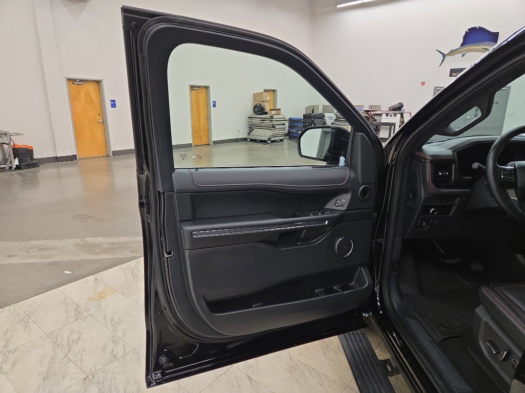 Used 2024 Ford Expedition Limited image 21