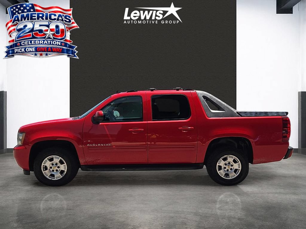 Used 2012 Chevrolet Avalanche LS AWD/4WD image 2