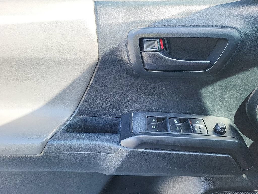 Used 2019 Toyota Tacoma SR AWD/4WD image 25