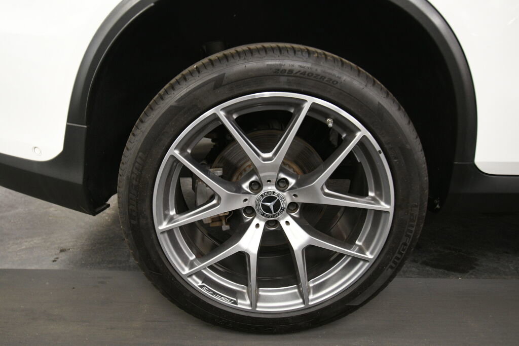 Used 2022 Mercedes-Benz GLC 300 4MATIC image 32
