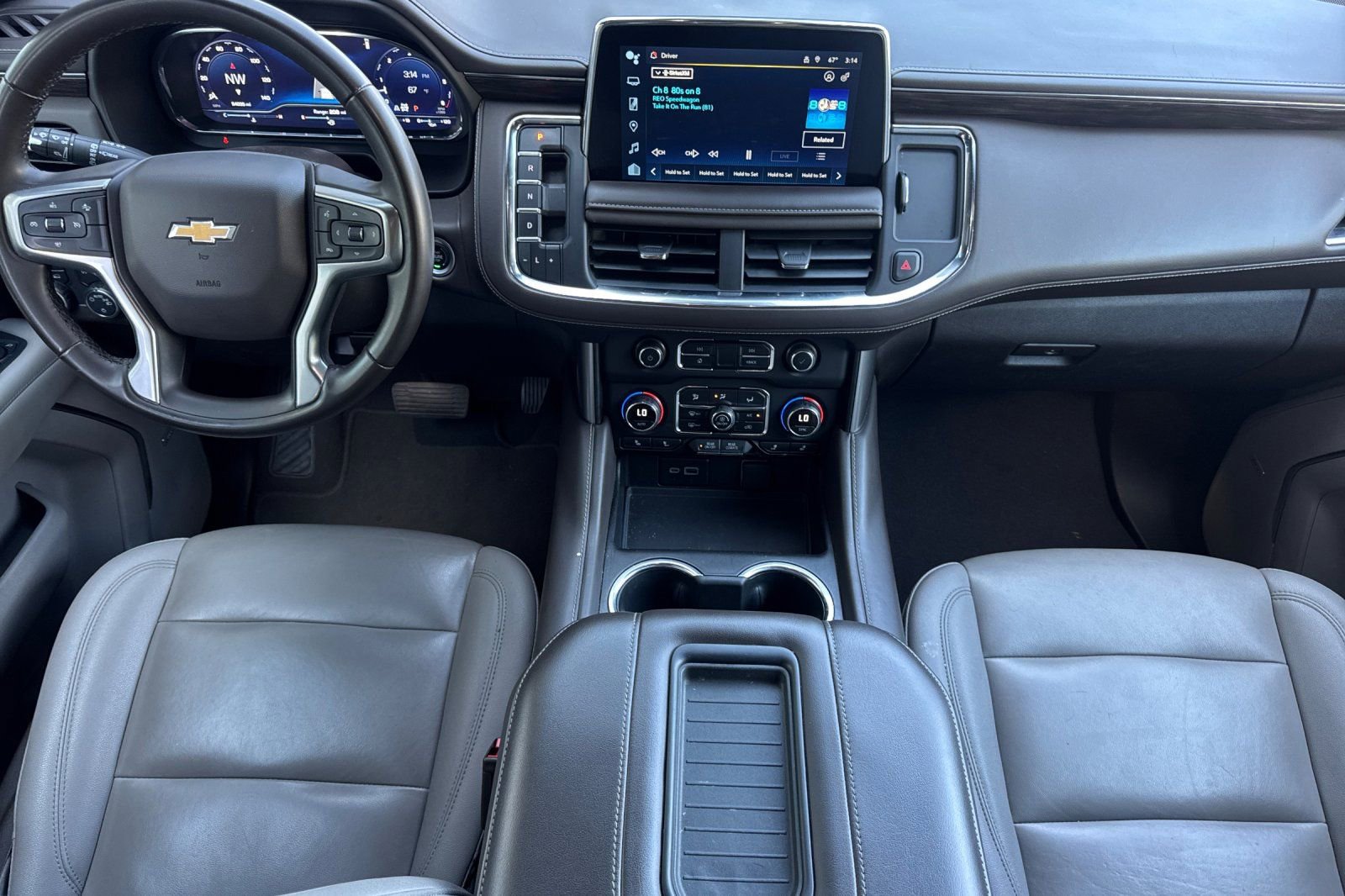 Used 2024 Chevrolet Suburban LT image 16
