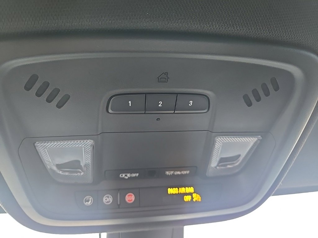 Used 2022 Chevrolet Traverse RS image 66