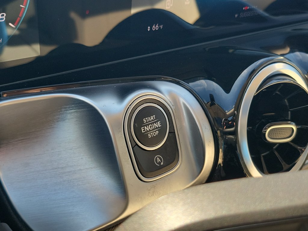 Used 2021 Mercedes-Benz GLB 250 4MATIC image 18
