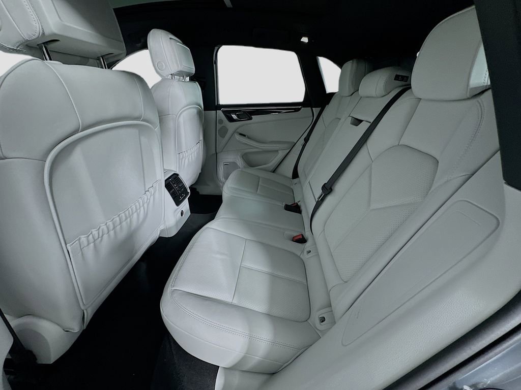 New 2025 Porsche Macan image 24