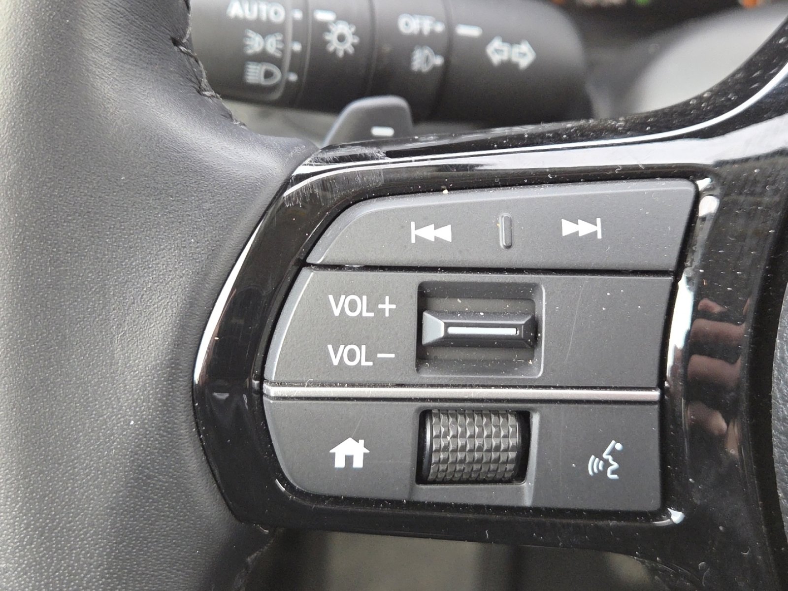 Used 2025 Honda Pilot EX-L image 31