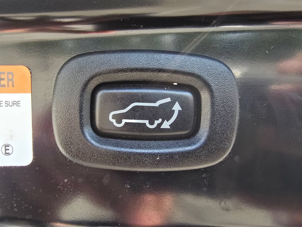 Used 2019 Mitsubishi Outlander AWD image 16