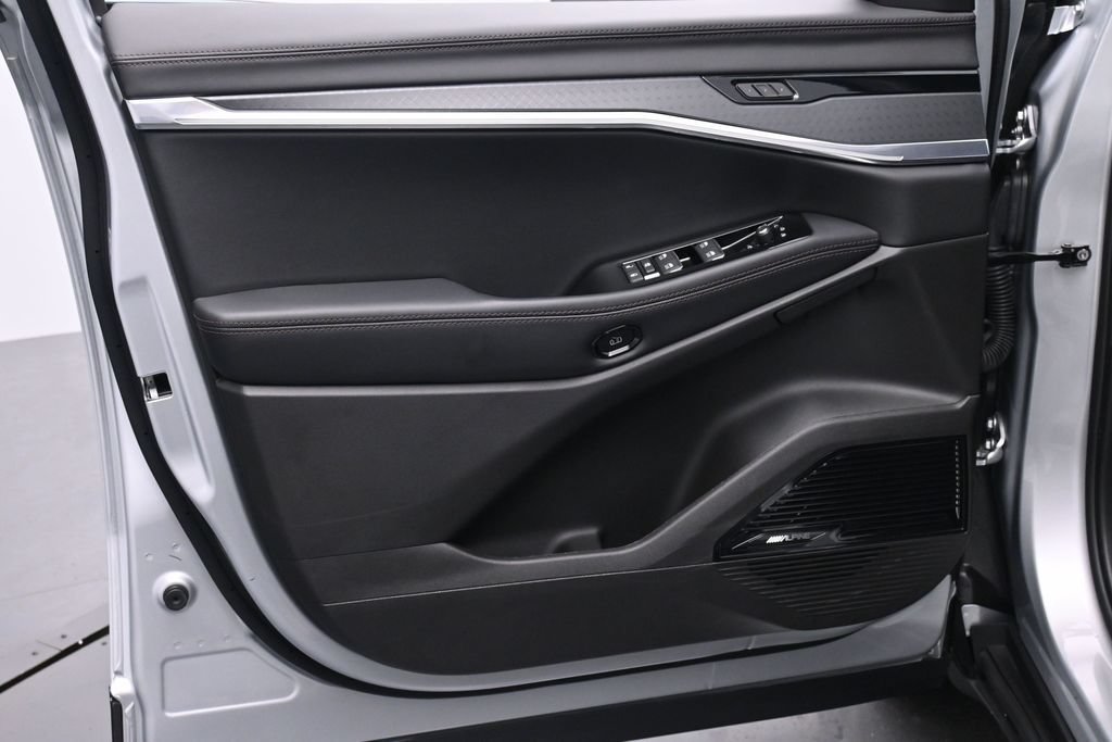 Used 2025 Jeep Wagoneer S Limited AWD/4WD image 9