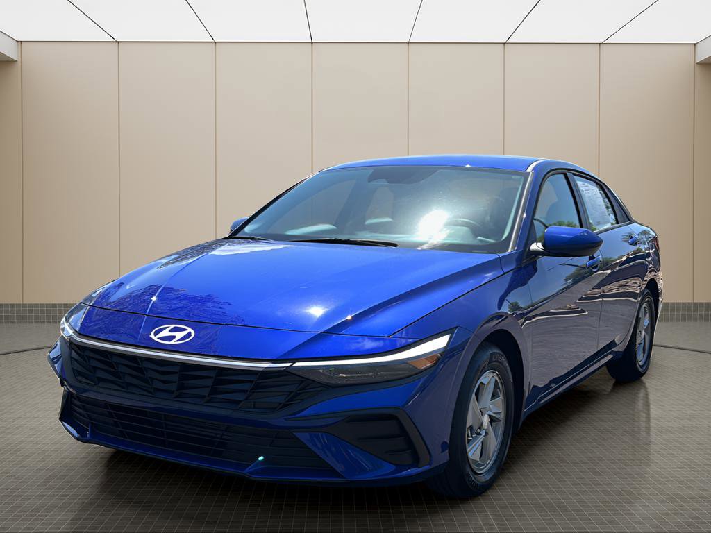 Certified 2025 Hyundai Elantra SE image 1