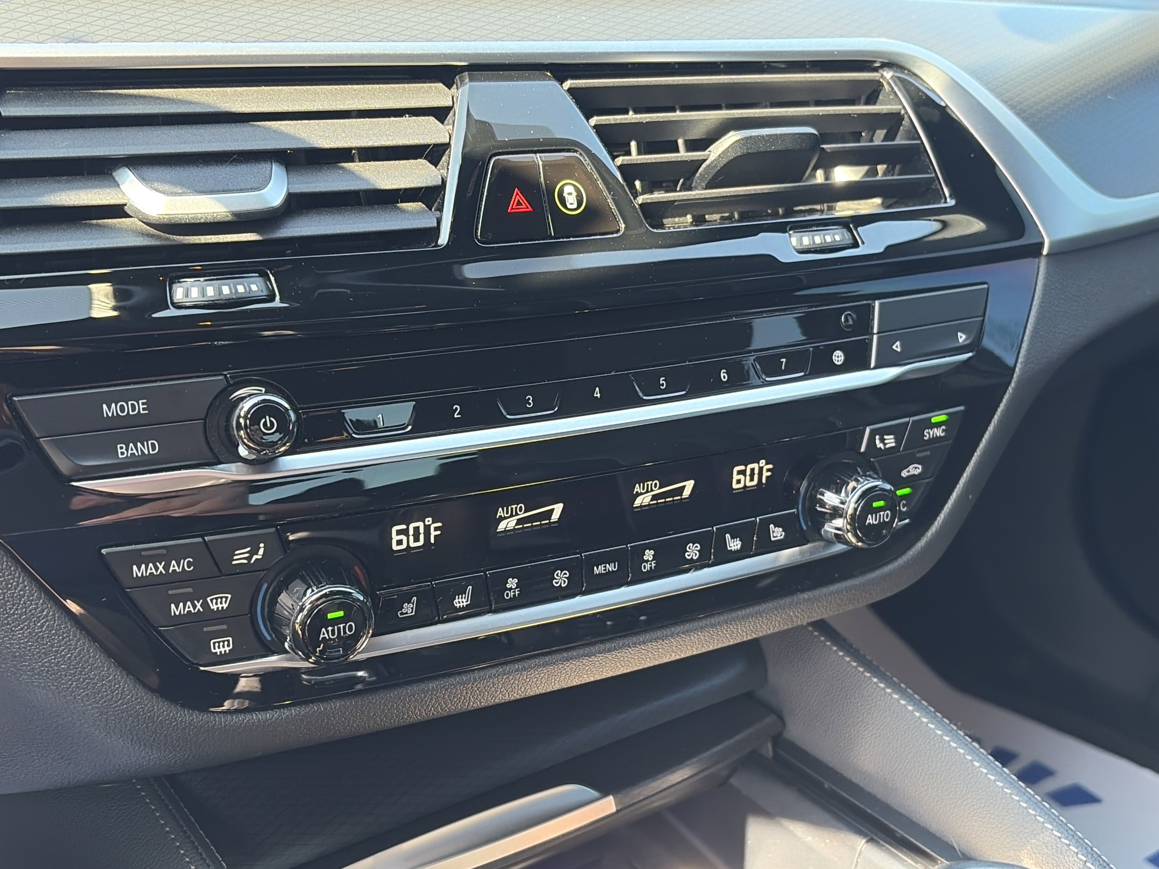 Used 2023 BMW M550i xDrive w/ Executive Package AWD/4WD image 68