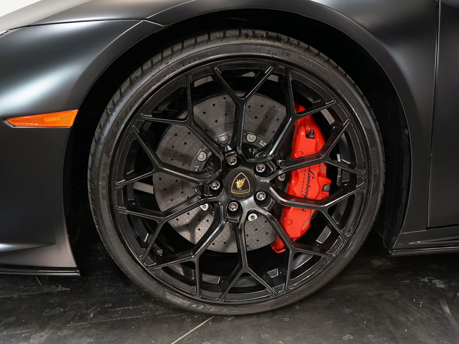 Used 2023 Lamborghini Huracan EVO image 9