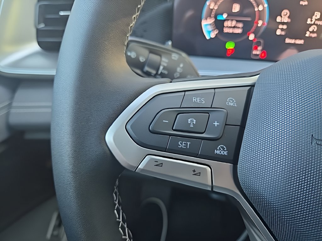 New 2026 Volkswagen Tiguan SE AWD/4WD image 26