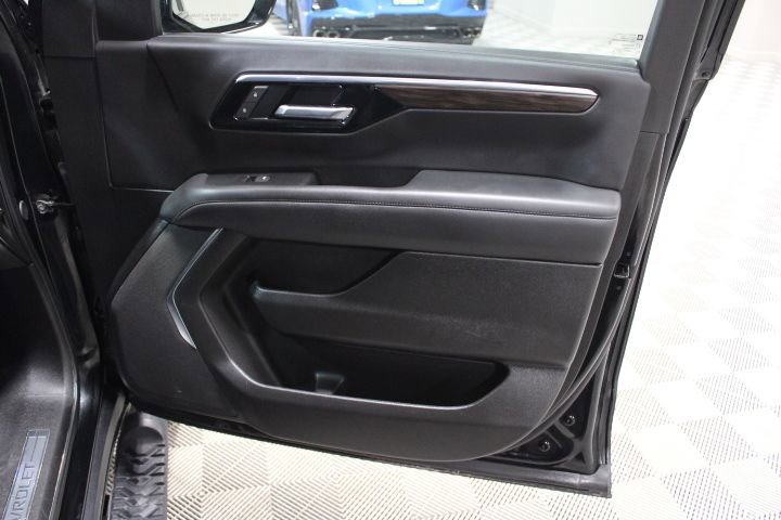 Certified 2025 Chevrolet Suburban Z71 image 25