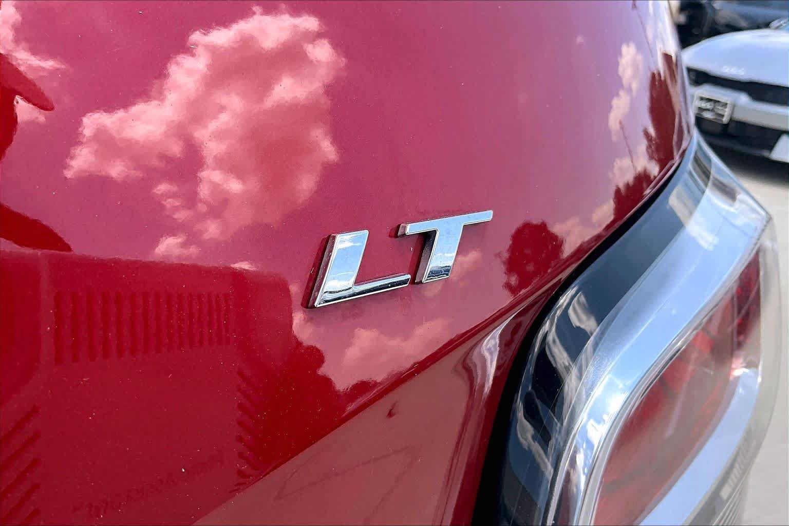 Used 2017 Chevrolet Sonic LT w/ Convenience Package FWD image 10