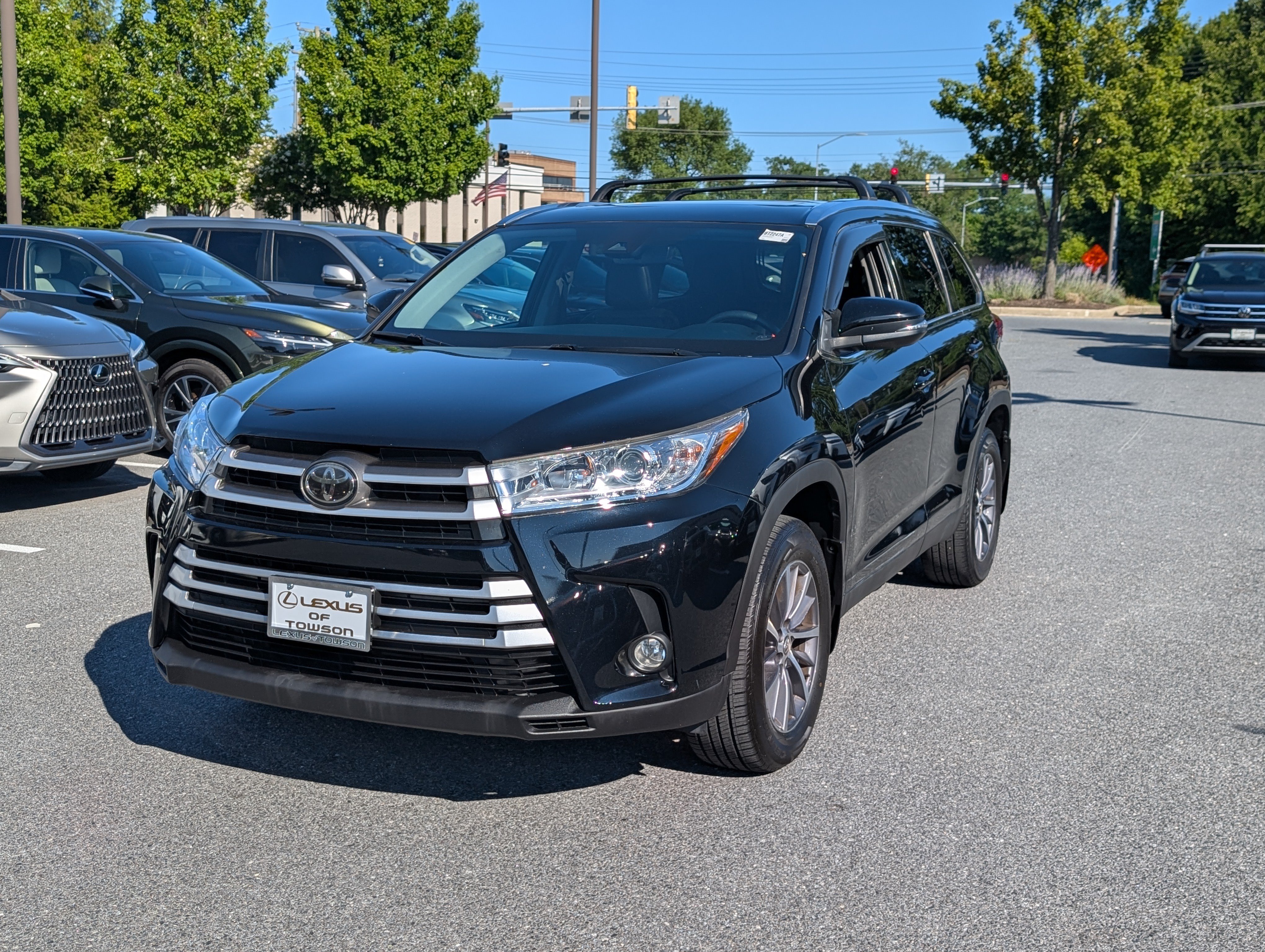 Used 2019 Toyota Highlander XLE AWD/4WD image 6