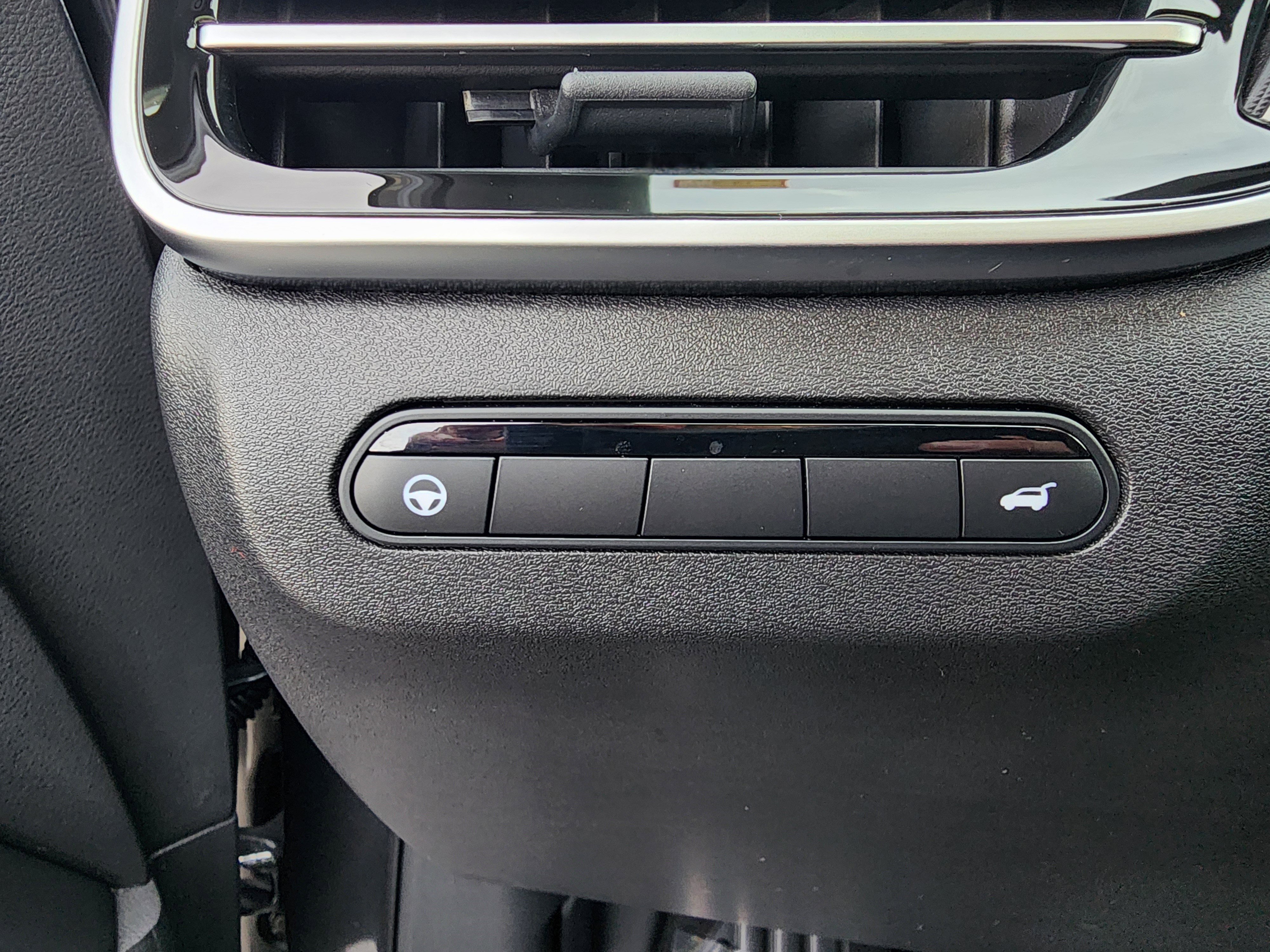 Used 2026 INFINITI QX60 Sport w/ Dark Cargo Package image 28