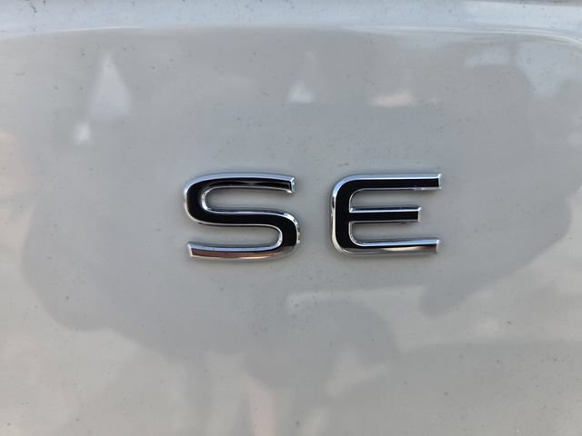 Used 2024 Volkswagen Atlas SE w/ Panoramic Sunroof Package FWD image 17