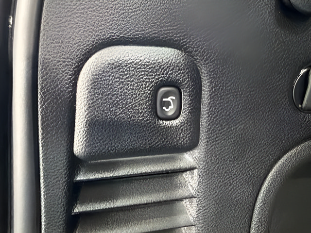 Used 2022 Jeep Grand Cherokee Laredo X RWD image 36