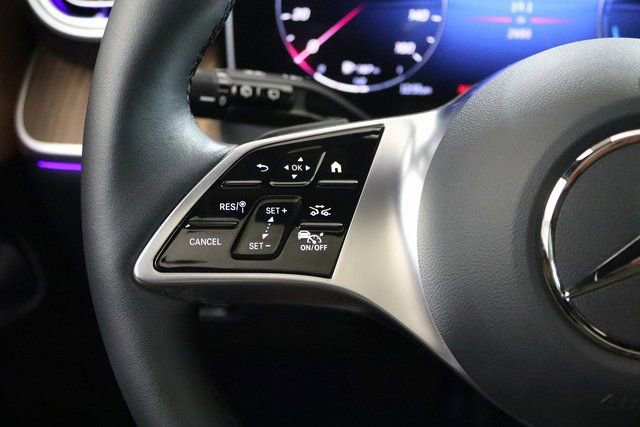 Used 2025 Mercedes-Benz GLC 350e 4MATIC w/ Driver Assistance Package video 4