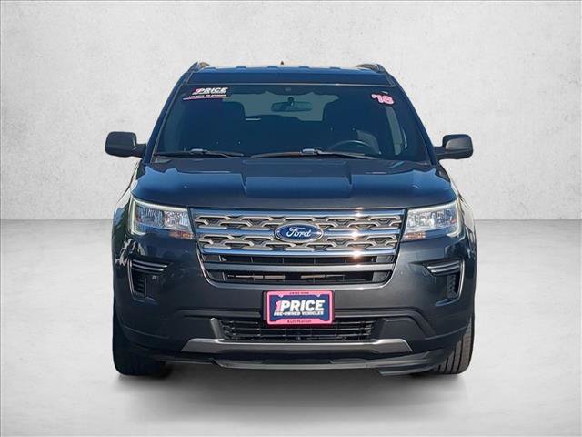 Used 2018 Ford Explorer XLT FWD image 2