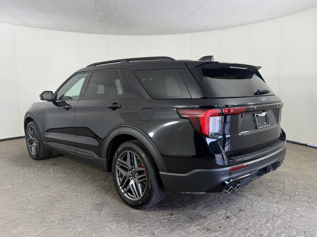 Used 2025 Ford Explorer ST RWD image 5