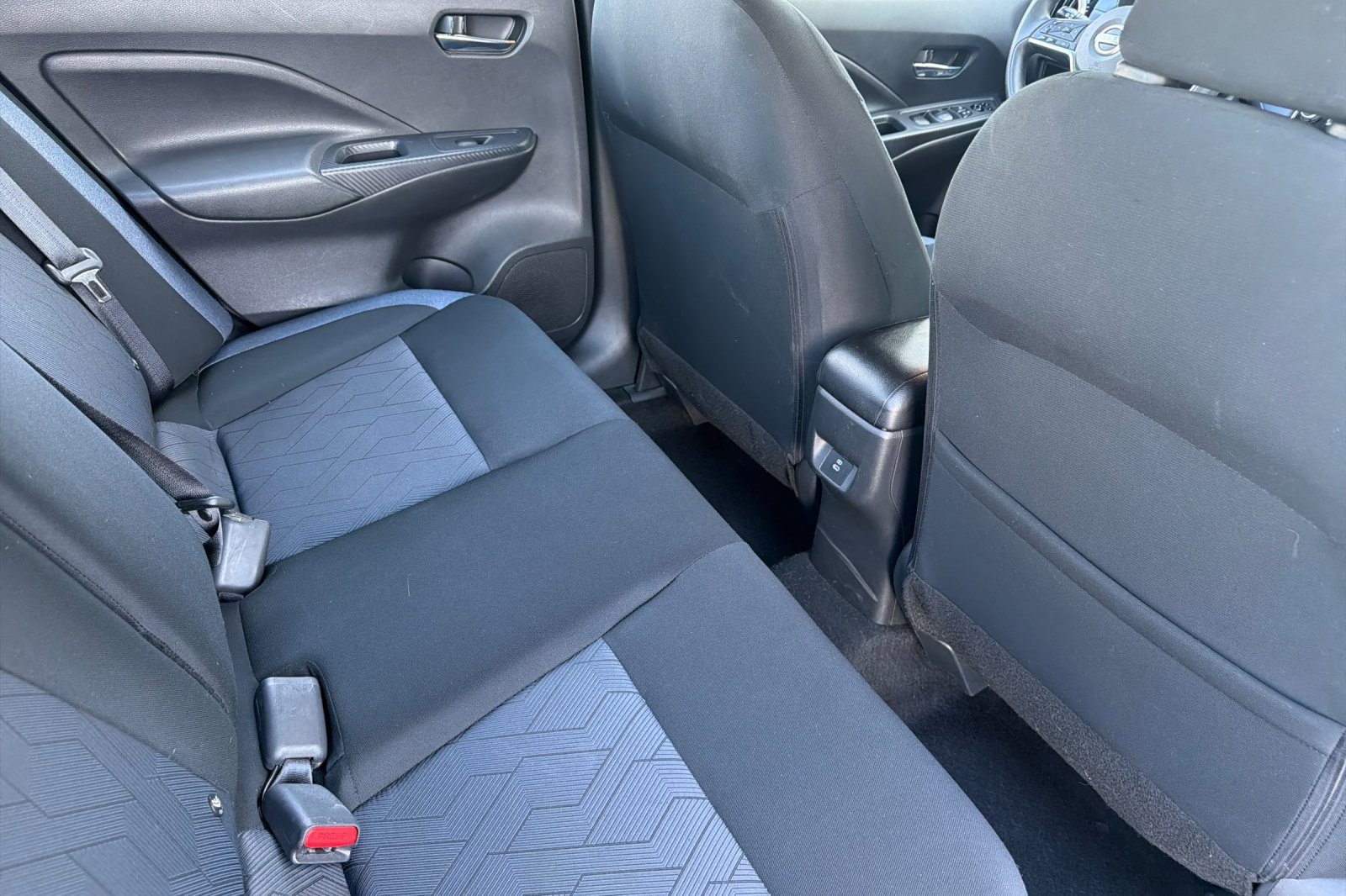 Used 2023 Nissan Versa SV FWD image 31