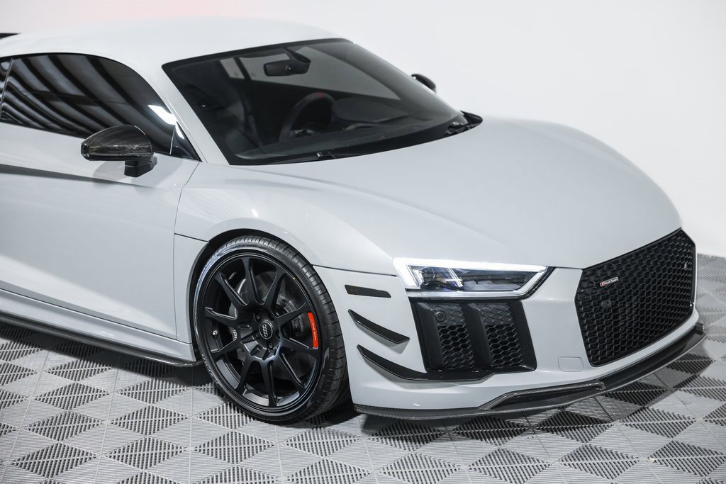 Used 2018 Audi R8 V10 plus w/ Full Leather Package image 4