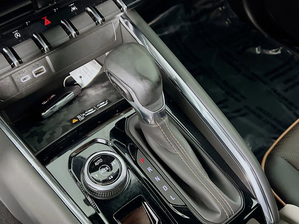 Certified 2025 GMC Canyon AT4 w/ Nightfall Edition image 14