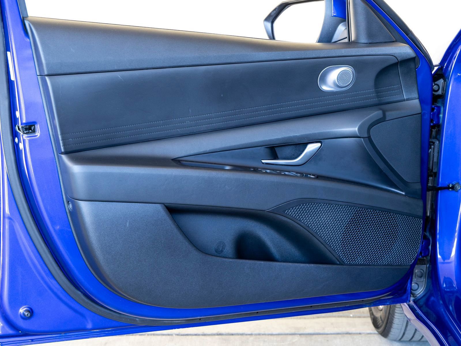 Used 2023 Hyundai Elantra SEL w/ Cargo Package image 14