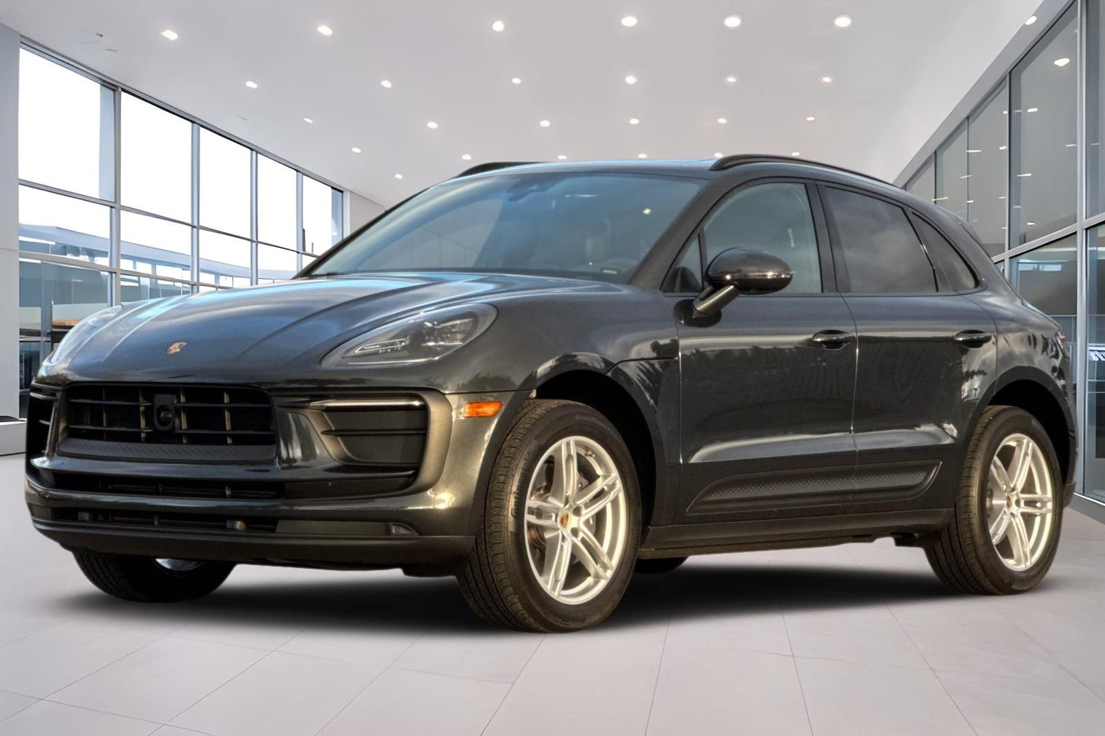 Used 2024 Porsche Macan image 8