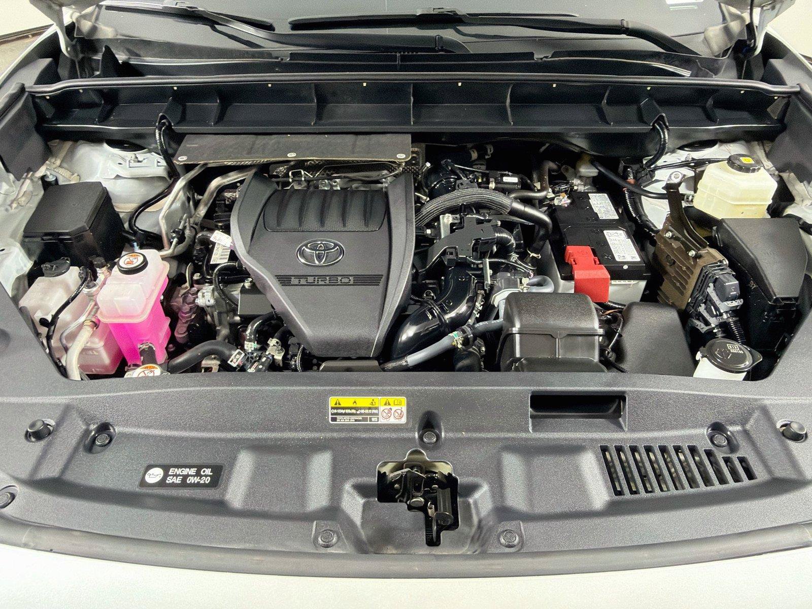Used 2024 Toyota Highlander Limited FWD image 31