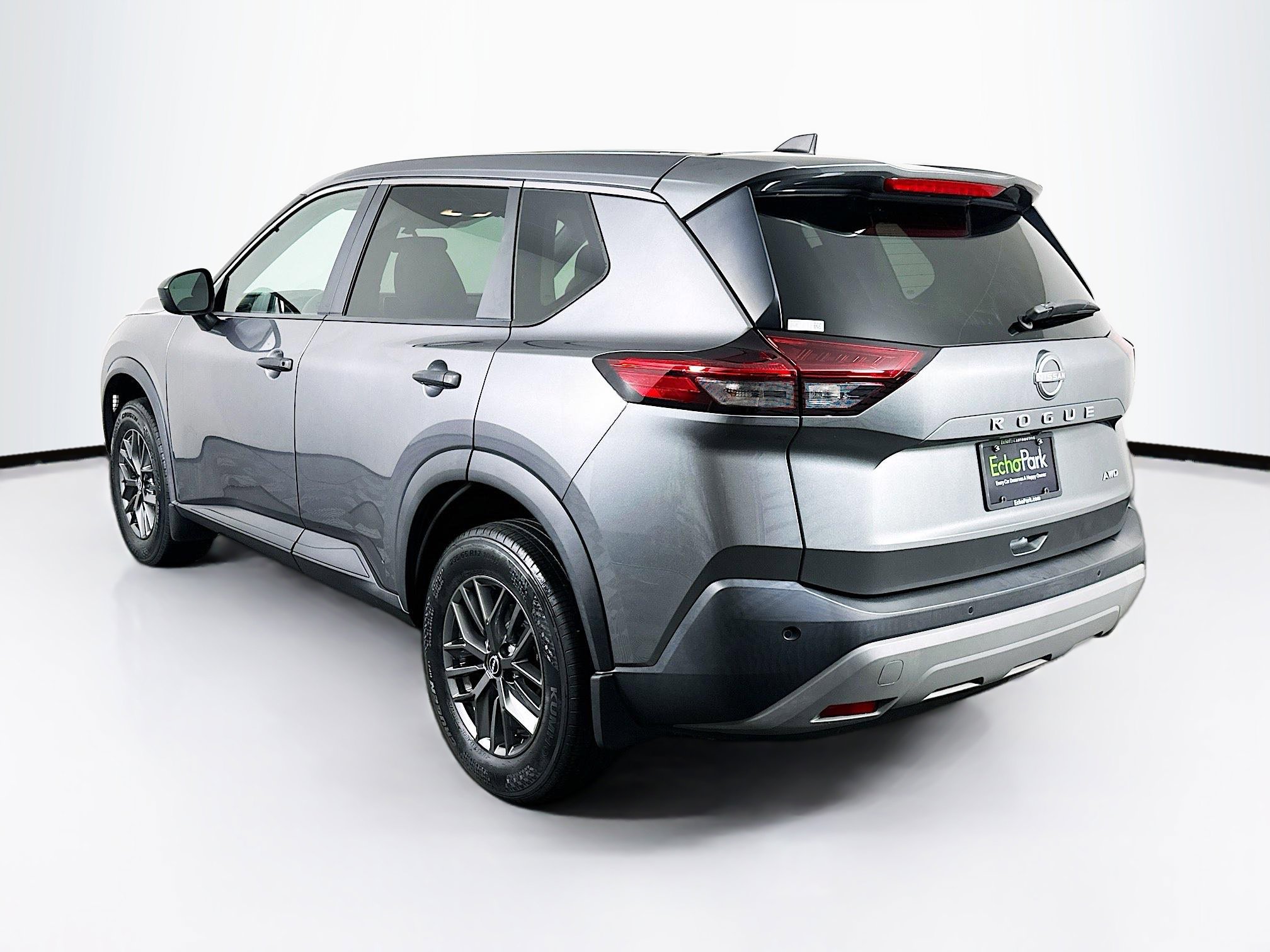 Used 2023 Nissan Rogue S image 5