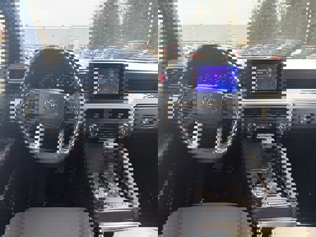 Used 2024 Toyota Tacoma TRD Off-Road image 17