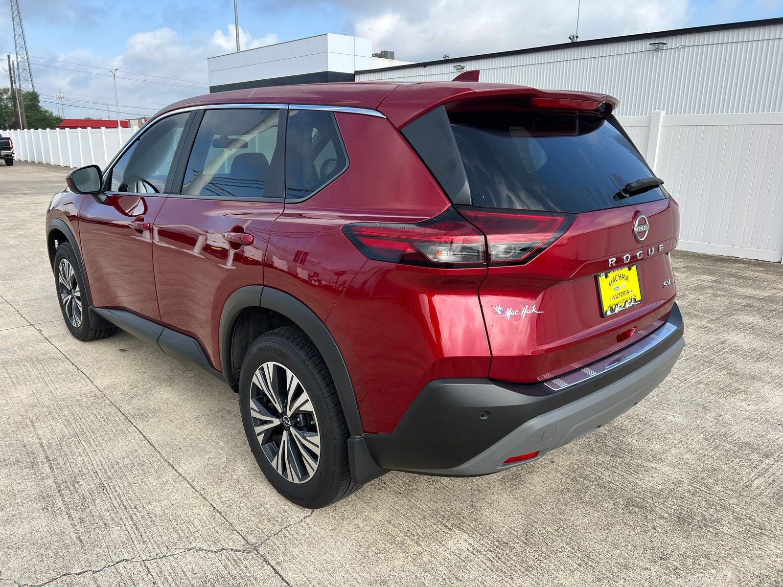 Used 2023 Nissan Rogue SV FWD image 5