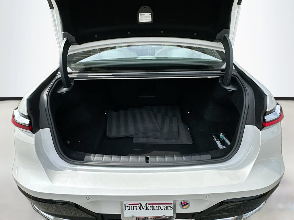Used 2023 BMW 740i RWD image 28