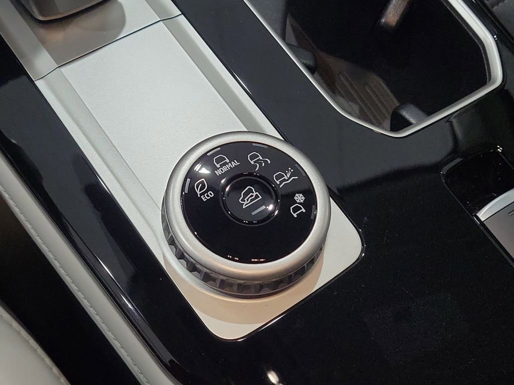 New 2026 Mitsubishi Outlander SE image 20